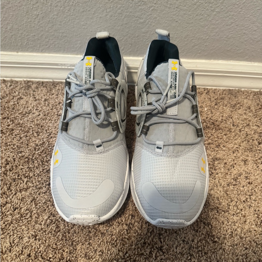Under Armour Flow Velociti MVMNT “Halo Grey Batik”